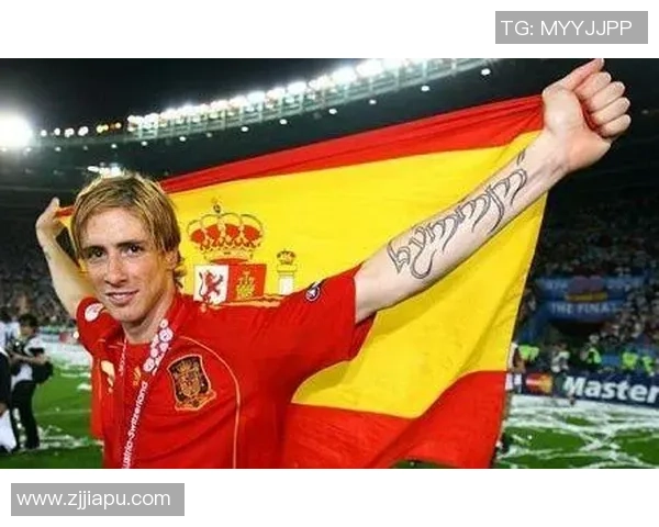 足球明星脖部纹身艺术揭秘展现个性与风格的独特魅力